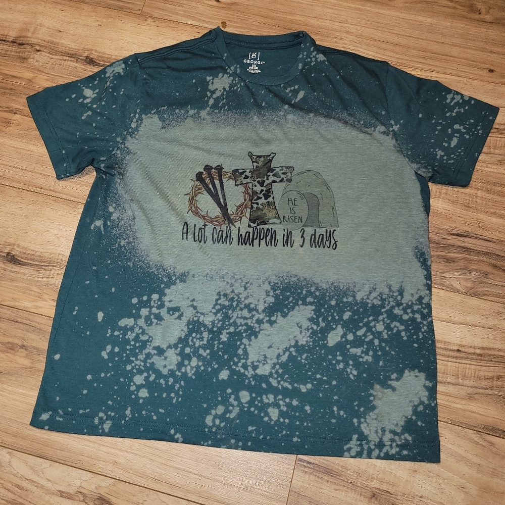 Alot can happen in 3 days Graphic tee Size Large